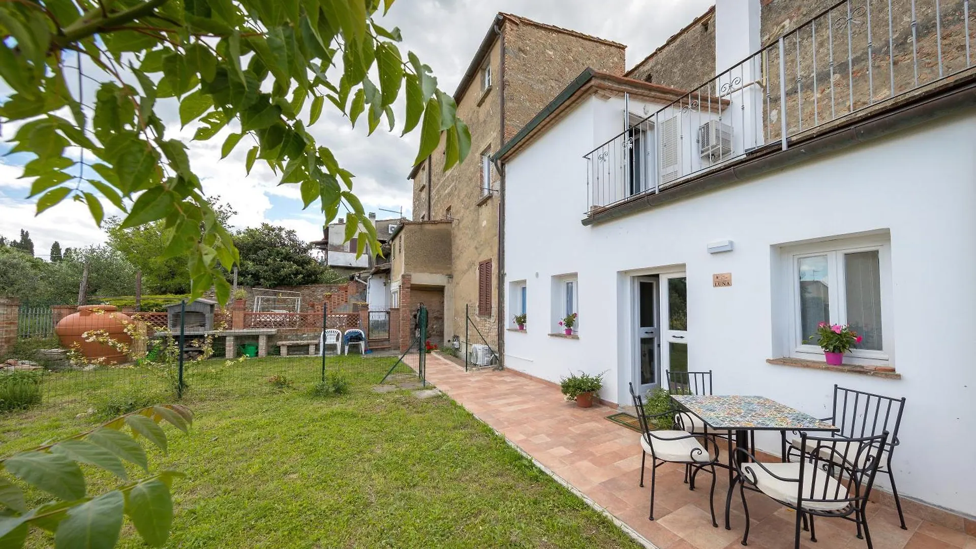 Lecasedicatia Villamagna  Holiday home